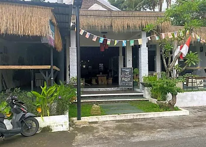 Paca's Reggae Bar & アメッド